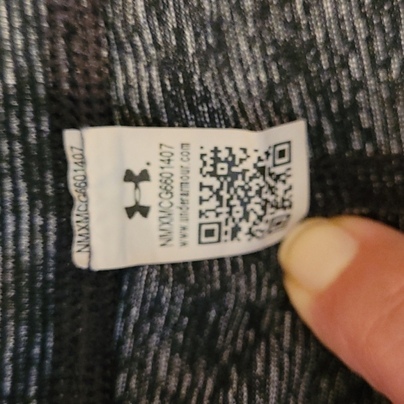 Under Armour black space dyed cropped leggings small - Picture 4 of 12